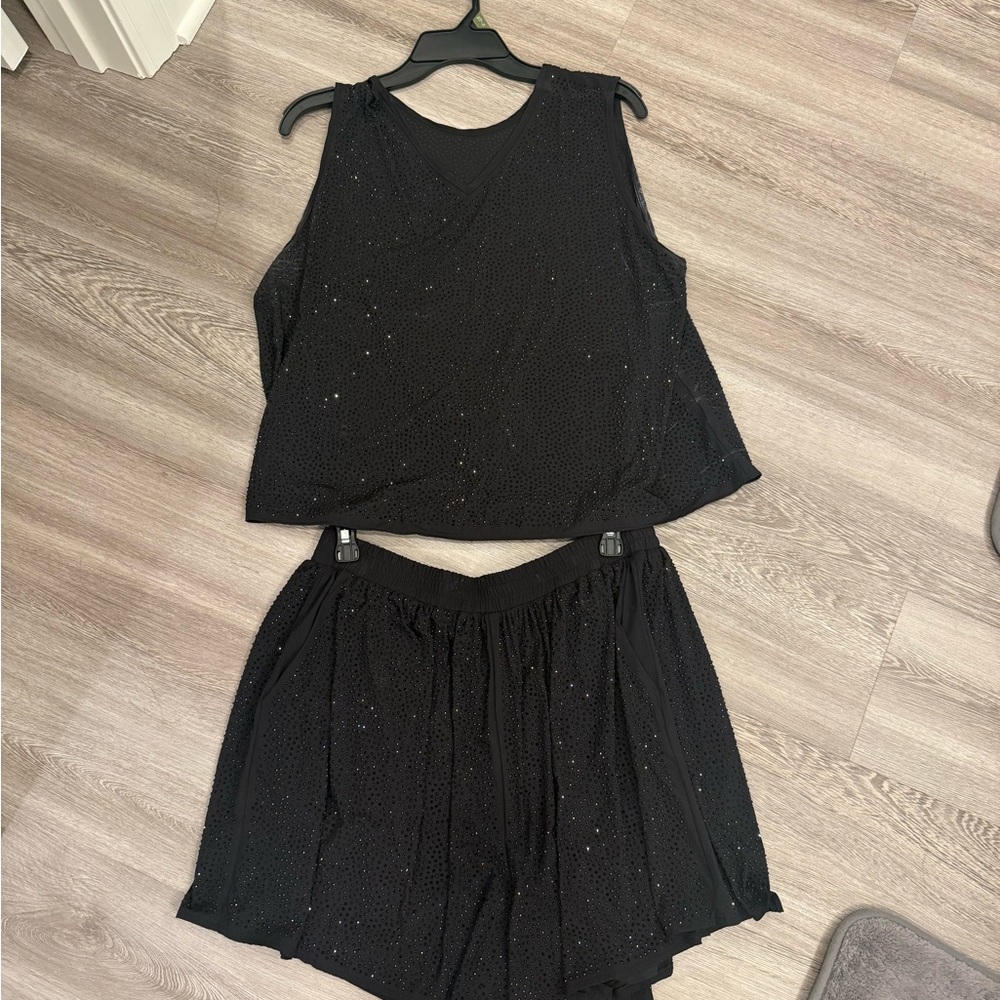 Queen of sparkles black active set